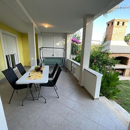 Apartment Holiday Zadar Bagian luar foto