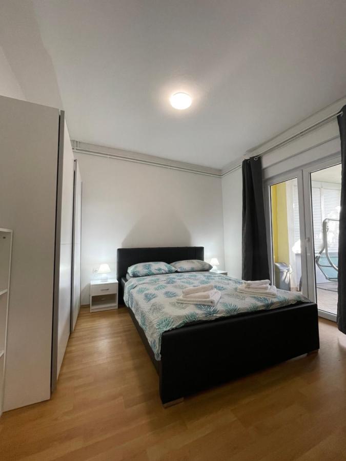 Apartment Holiday Zadar Bagian luar foto