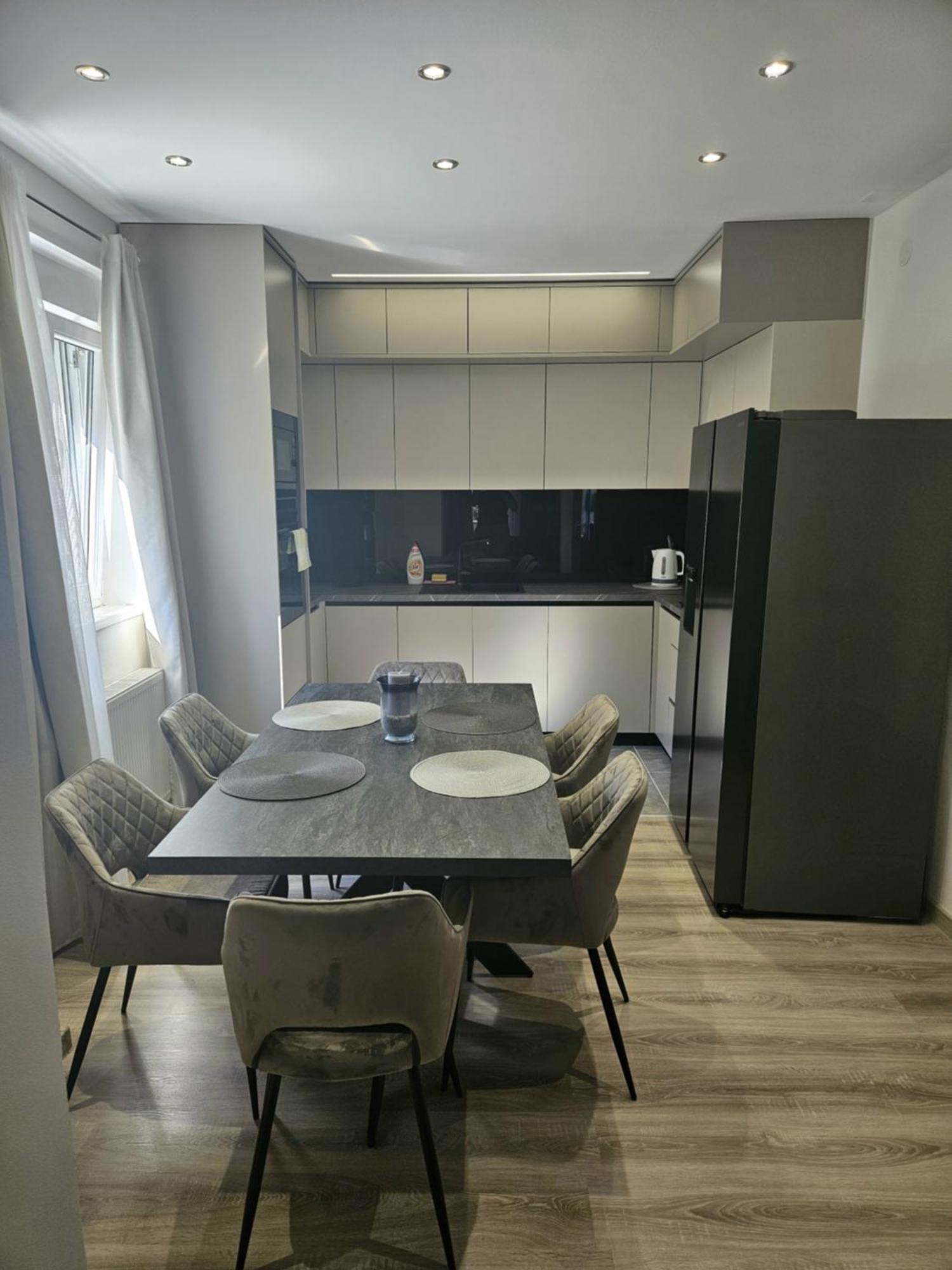 Apartment Holiday Zadar Bagian luar foto