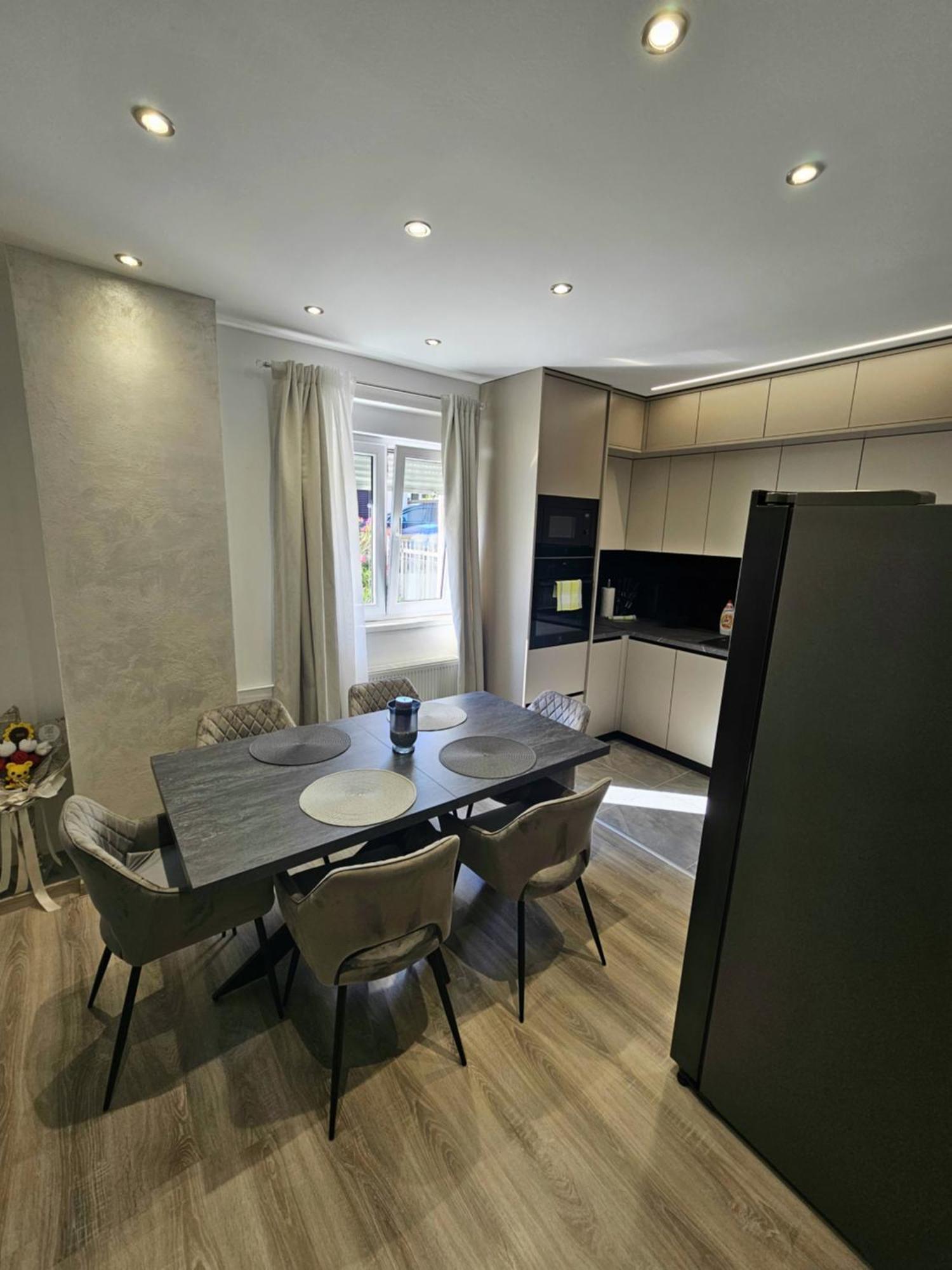 Apartment Holiday Zadar Bagian luar foto