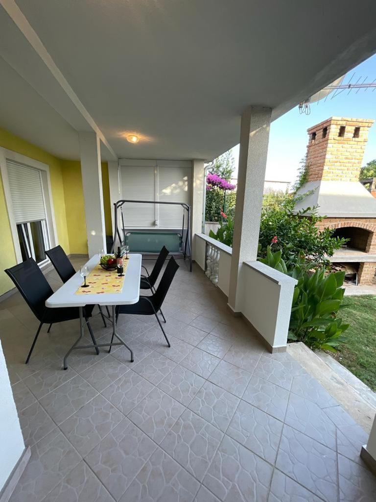 Apartment Holiday Zadar Bagian luar foto